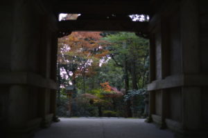 西山興隆寺の正門