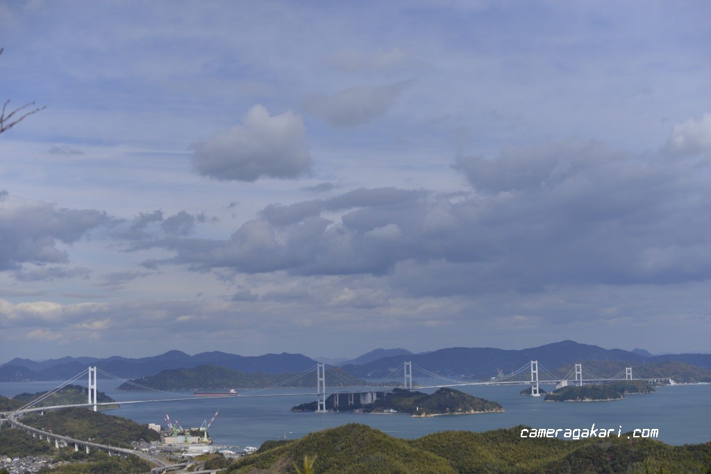 近見山展望台から見たしまなみ海道来島海峡大橋